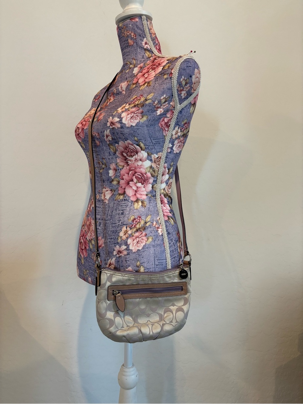 Coach Swingback Signature Pattern Logo Crossbody Bag - Light Purple and Cream